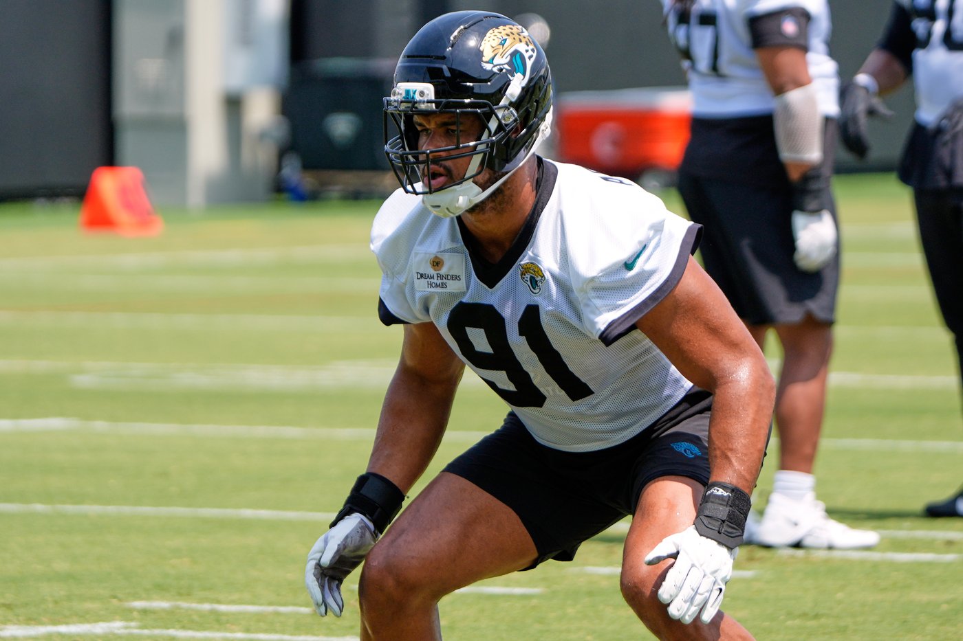Jaguars veteran DT Arik Armstead now has a back injury that's sidelining him in camp | iNFOnews.ca