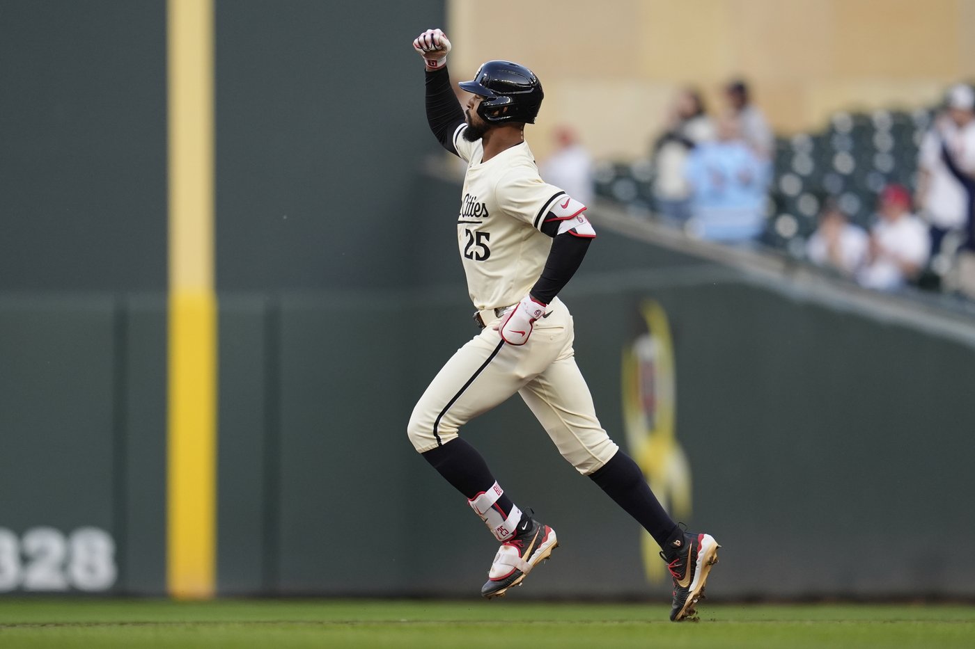 Buxton and Bader hit big homers as Twins top Orioles 5-2 | iNFOnews.ca Buxton and Bader hit big homers as Twins top Orioles 5-2 | iNFOnews.ca