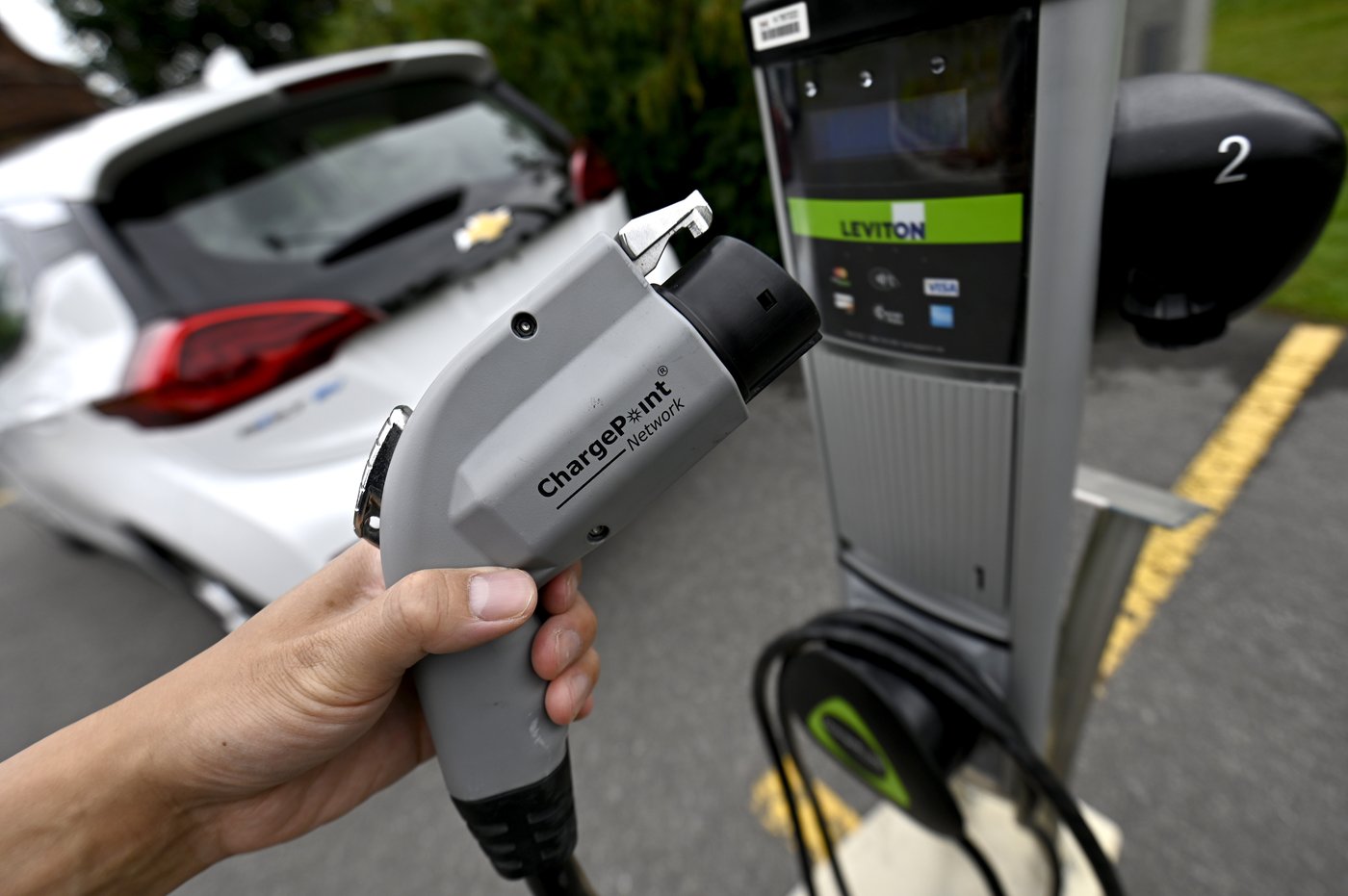 Analysts say Canada can meet EV sales target without national rebates | iNFOnews.ca Analysts say Canada can meet EV sales target without national rebates | iNFOnews.ca