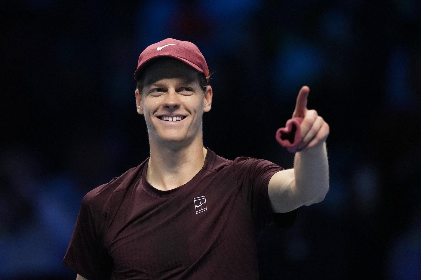 Sinner opens ATP Finals title defense by beating Auger-Aliassime | iNFOnews.ca Sinner opens ATP Finals title defense by beating Auger-Aliassime | iNFOnews.ca