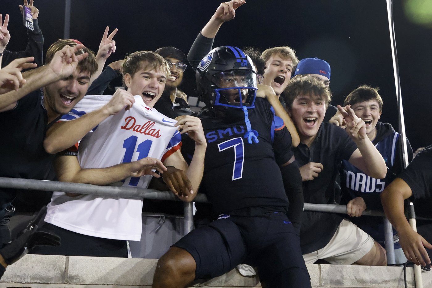 No. 14 SMU moves closer to ACC title game by beating Boston College 38-28 for 7th win in a row | iNFOnews.ca