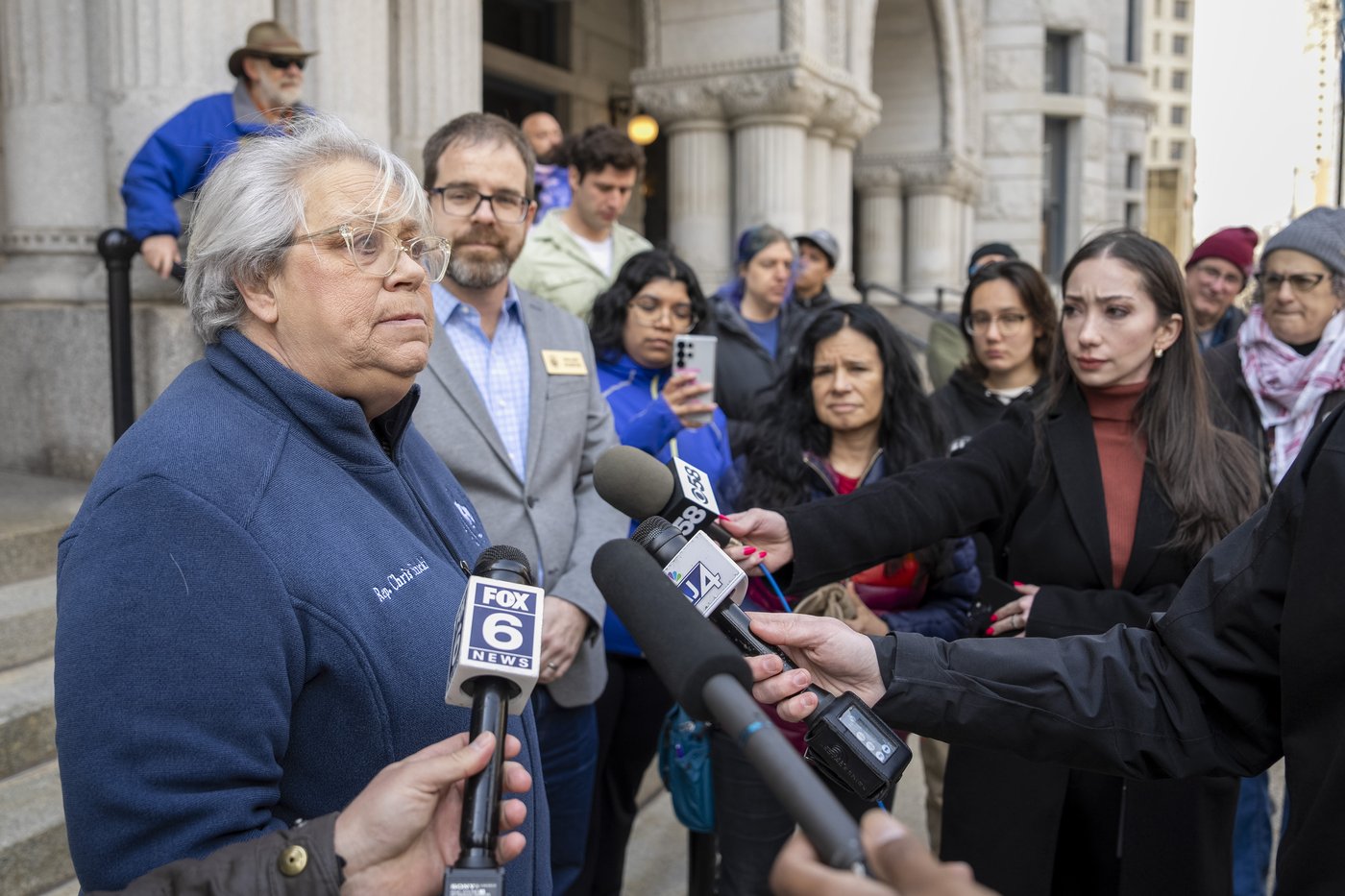 Protesters chant after arrest of judge accused of helping man evade immigration authorities | iNFOnews.ca Protesters chant after arrest of judge accused of helping man evade immigration authorities | iNFOnews.ca