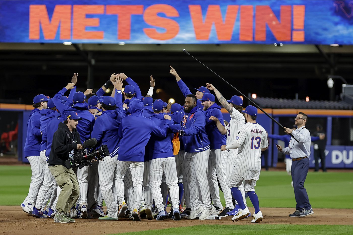 Francisco Lindor's grand slam sends Mets into NLCS with 4-1 win over Phillies in Game 4 of NLDS | iNFOnews.ca Francisco Lindor's grand slam sends Mets into NLCS with 4-1 win over Phillies in Game 4 of NLDS | iNFOnews.ca
