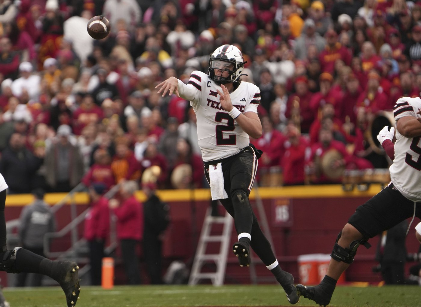 Behren Morton leads late TD drive as Texas Tech posts 23-22 upset for No. 11 Cyclones' first loss | iNFOnews.ca