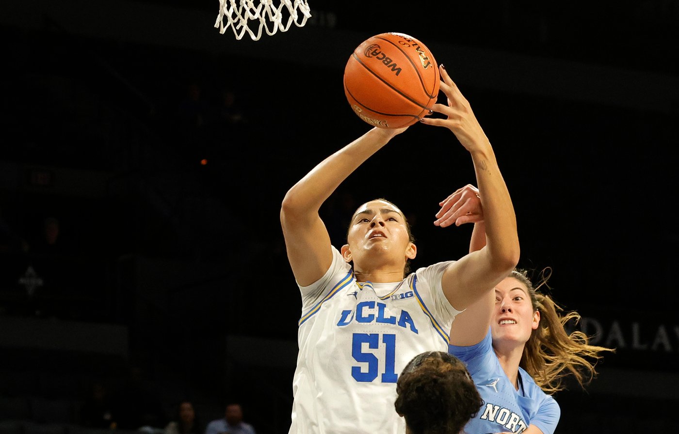 Betts' 20 points, 10 rebounds power No. 3 UCLA past No. 11 North Carolina | iNFOnews.ca