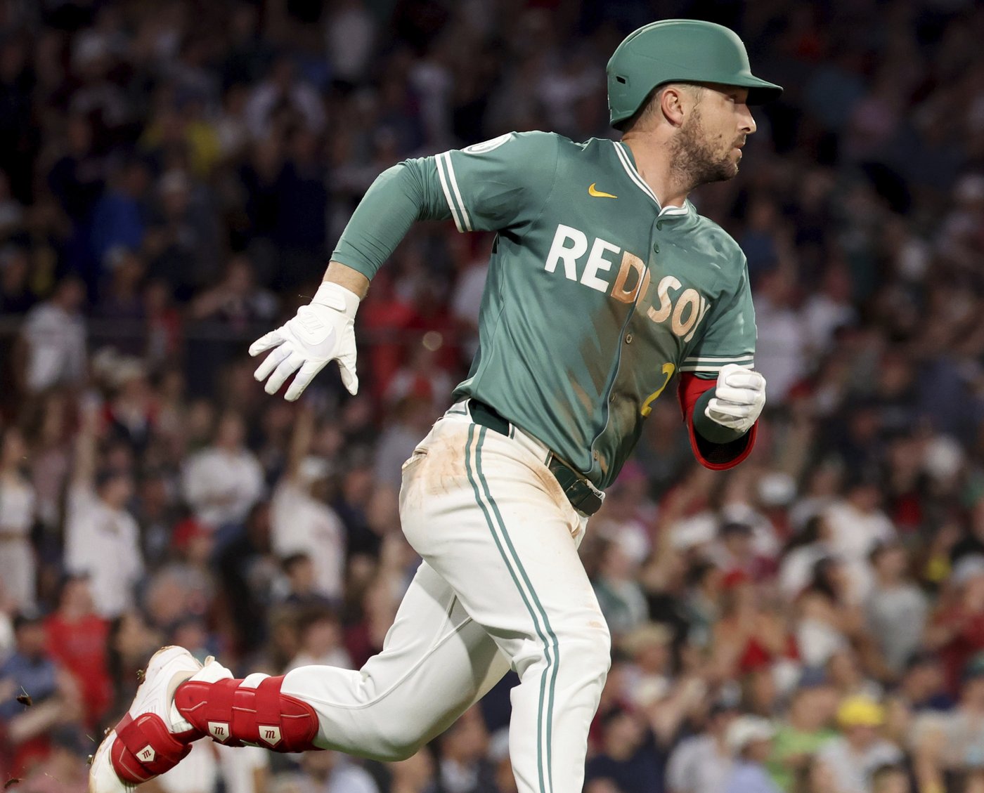 Bregman returns after lengthy injury absence and doubles in Boston's dramatic win | iNFOnews.ca Bregman returns after lengthy injury absence and doubles in Boston's dramatic win | iNFOnews.ca
