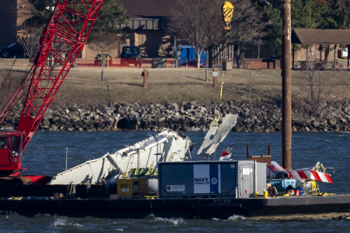 Remains of all 67 victims of the midair collision near DC recovered as NTSB probes altitude data | iNFOnews.ca