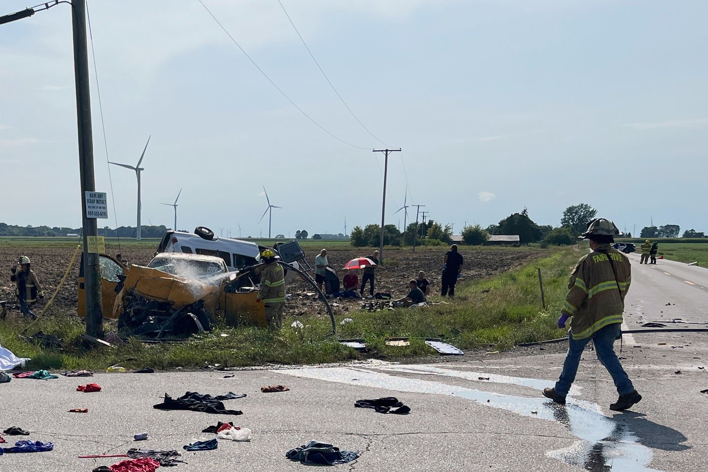 6 people dead after a truck crashed into a van carrying members of an Amish group in Michigan | iNFOnews.ca