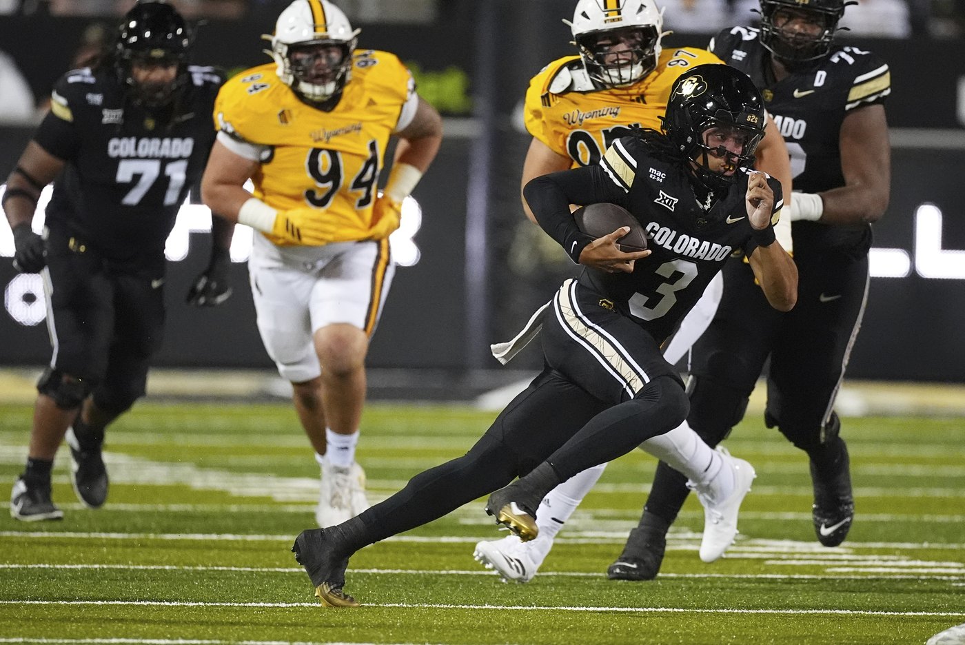 Kaidon Salter back as starting QB, throws 3 TD passes to help Colorado hold off Wyoming 37-20 | iNFOnews.ca Kaidon Salter back as starting QB, throws 3 TD passes to help Colorado hold off Wyoming 37-20 | iNFOnews.ca
