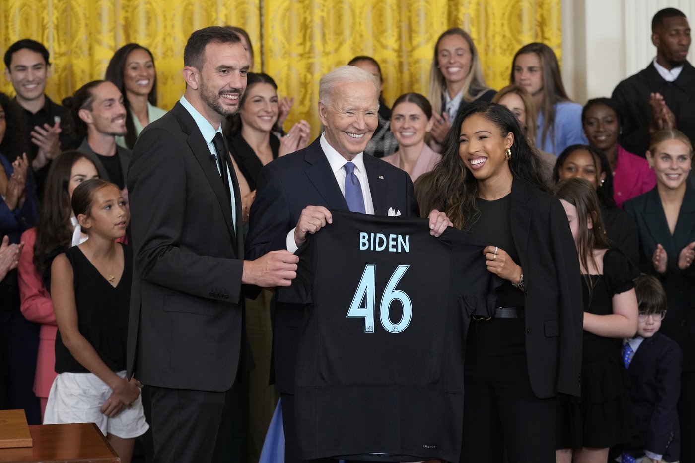 As he welcomes Gotham FC, Biden says “a woman can do anything a man can do," including be president | iNFOnews.ca As he welcomes Gotham FC, Biden says “a woman can do anything a man can do," including be president | iNFOnews.ca