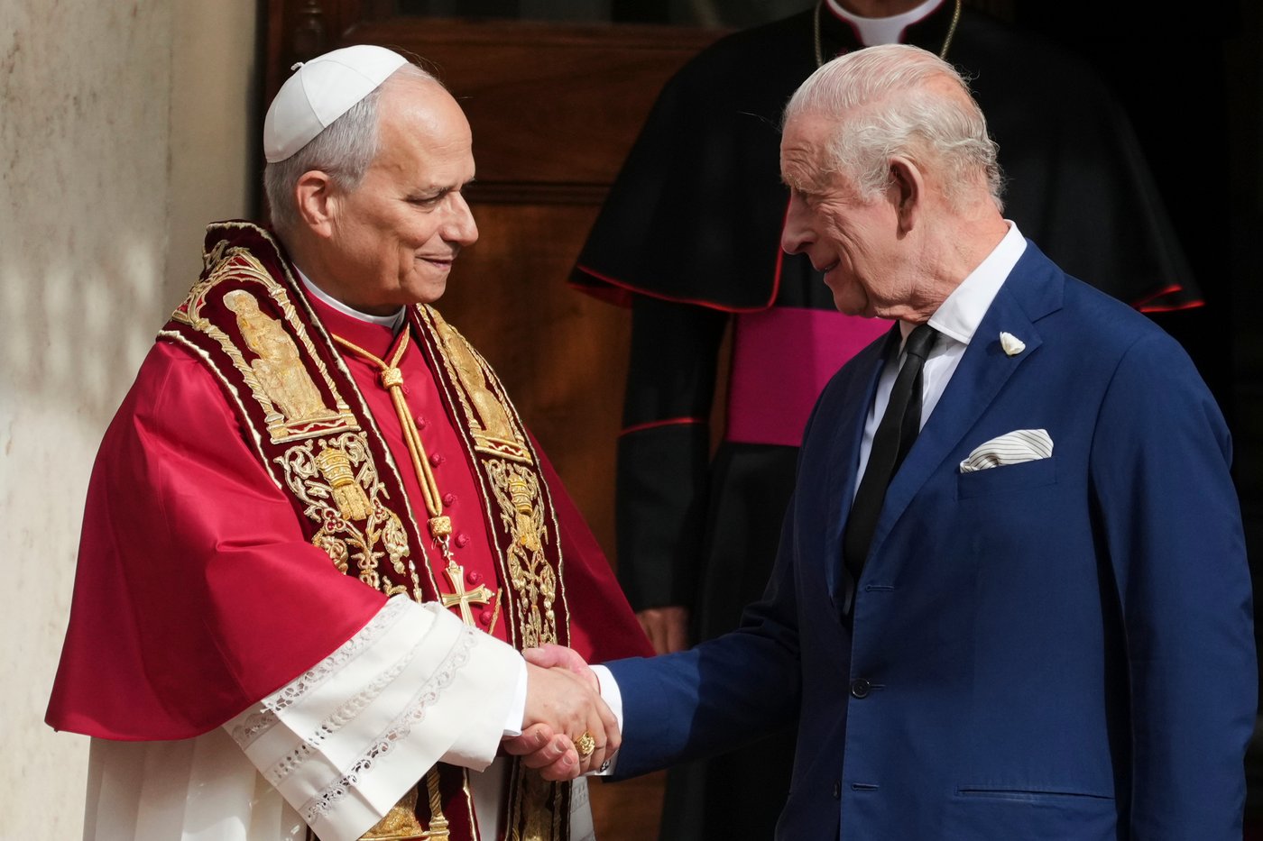 Photos of King Charles III and Queen Camilla visiting the Vatican to pray with Pope Leo XIV | iNFOnews.ca