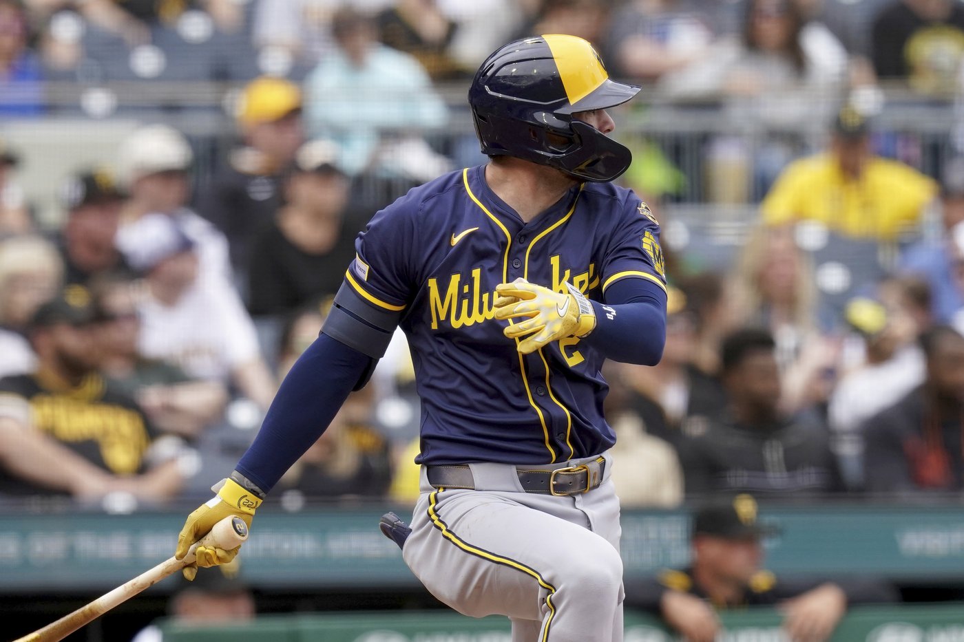 Durbin and Turang hit back-to-back doubles in the 8th to help the Brewers top the Pirates | iNFOnews.ca Durbin and Turang hit back-to-back doubles in the 8th to help the Brewers top the Pirates | iNFOnews.ca