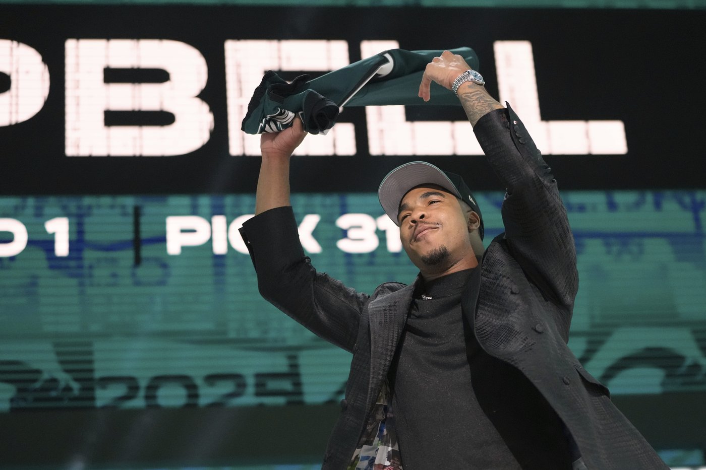 Eagles move up 1 spot and take Alabama LB Jihaad Campbell in the NFL draft | iNFOnews.ca Eagles move up 1 spot and take Alabama LB Jihaad Campbell in the NFL draft | iNFOnews.ca