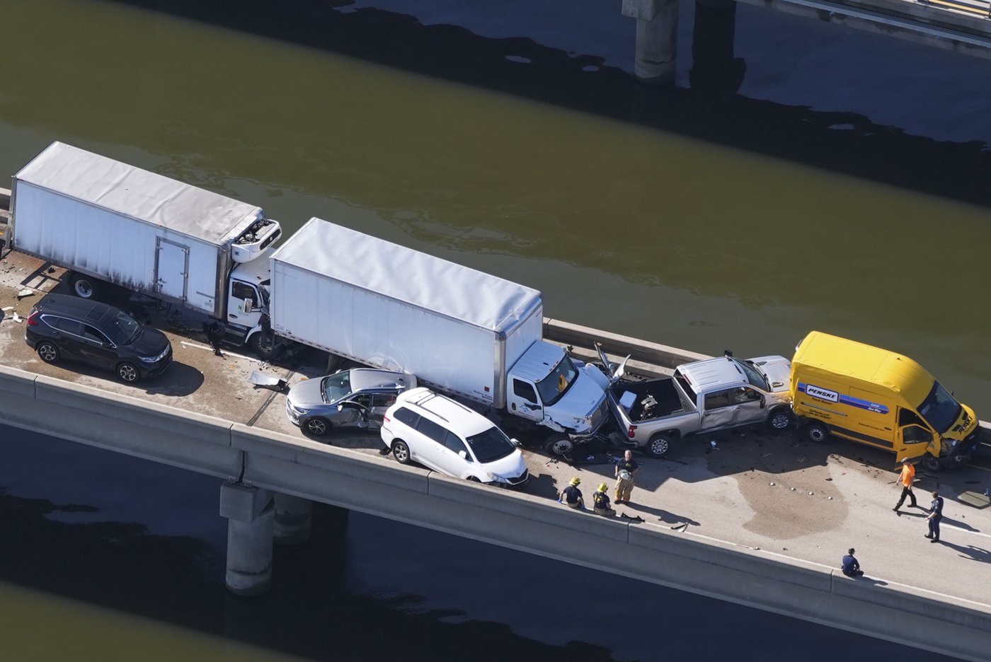 Multiple car crashes close 24-mile-long bridge outside of New Orleans after sudden fog | iNFOnews.ca Multiple car crashes close 24-mile-long bridge outside of New Orleans after sudden fog | iNFOnews.ca