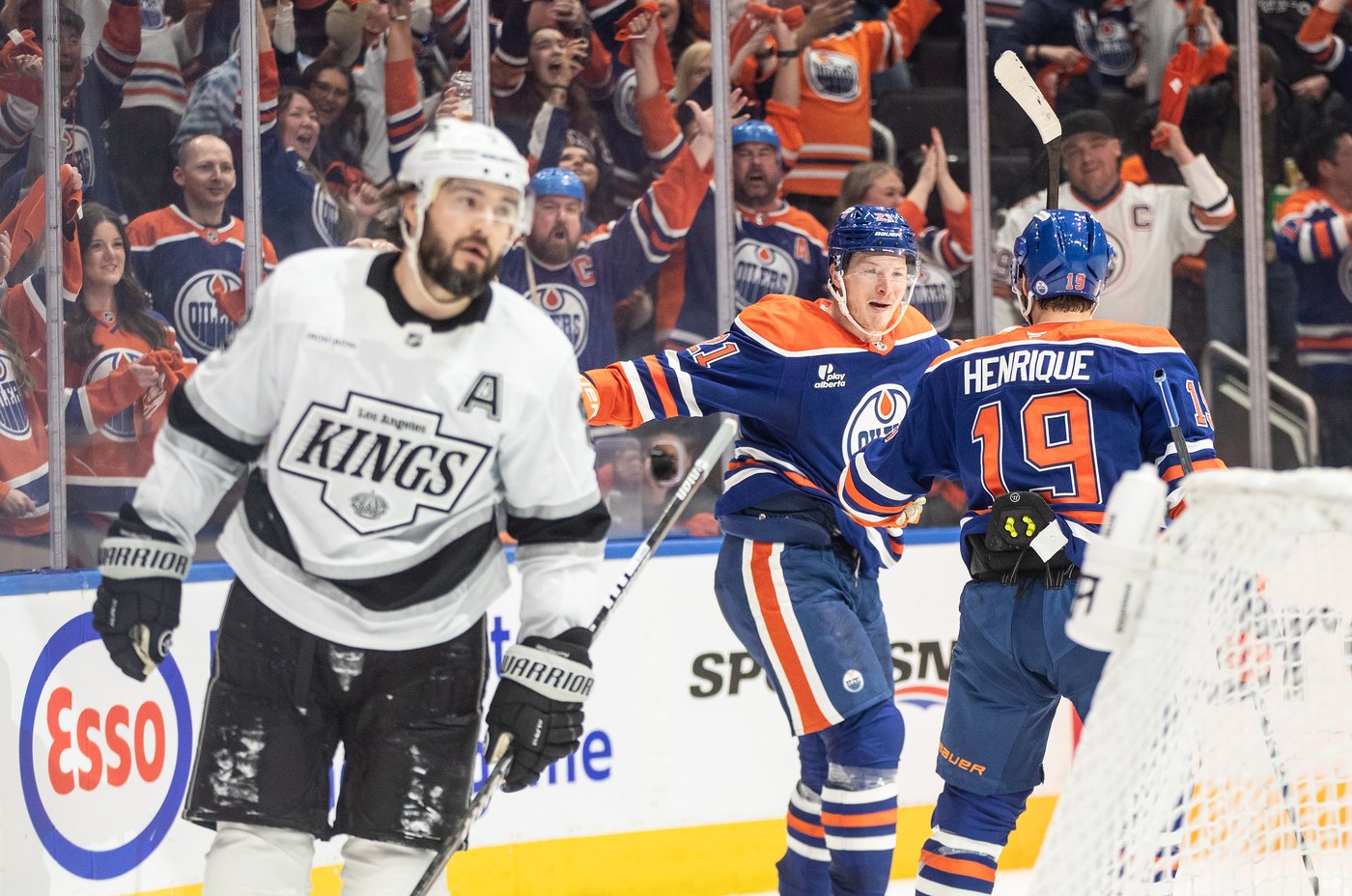 Oilers top Kings 6-4 to advance to second round of NHL playoffs | iNFOnews.ca Oilers top Kings 6-4 to advance to second round of NHL playoffs | iNFOnews.ca