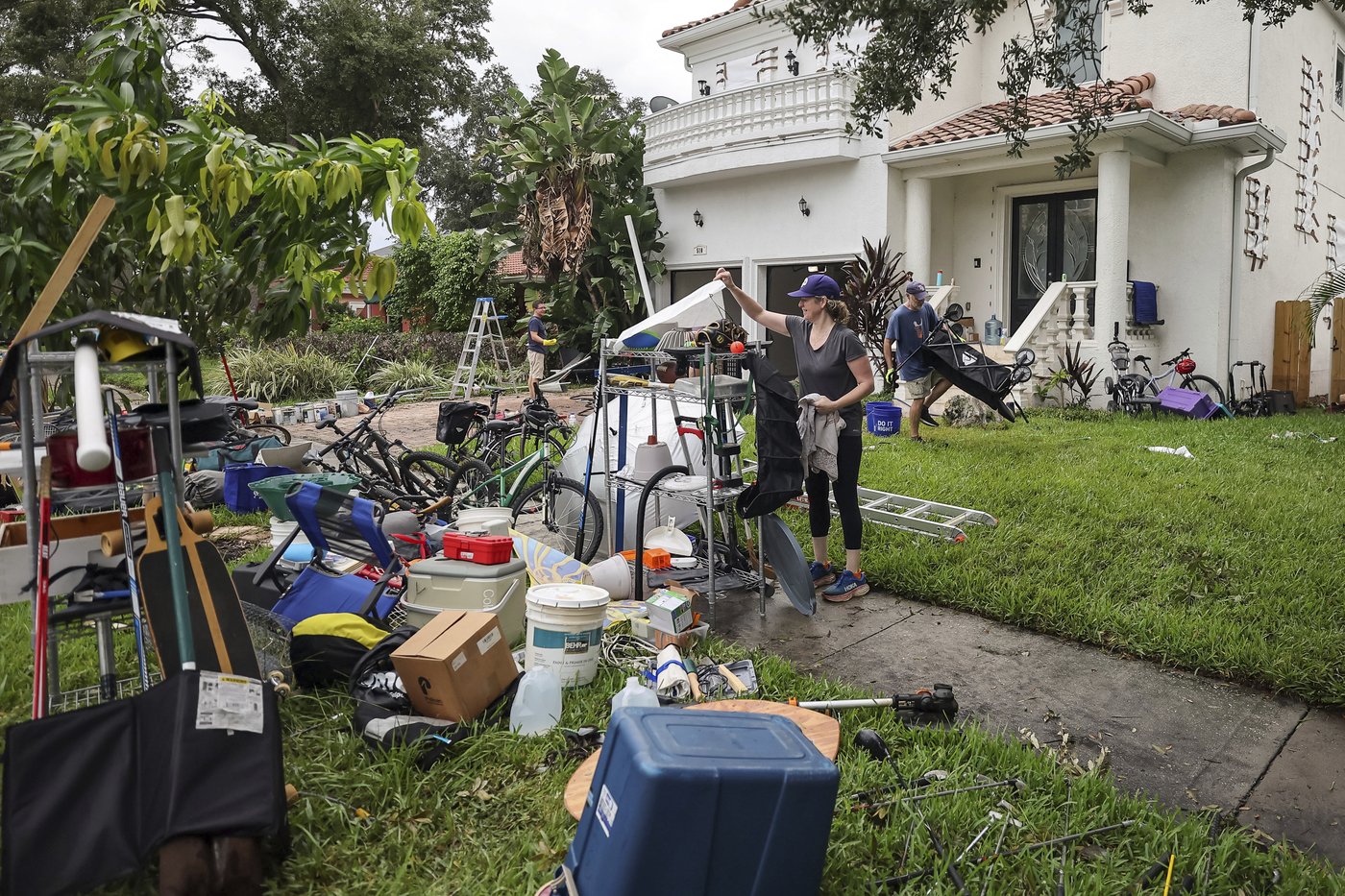At least 64 dead after Helene's deadly march across the Southeast | iNFOnews.ca