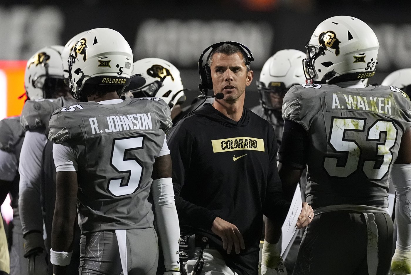 Shedeur Sanders, Travis Hunter help Colorado beat Cincinnati 34-23 to become bowl eligible | iNFOnews.ca