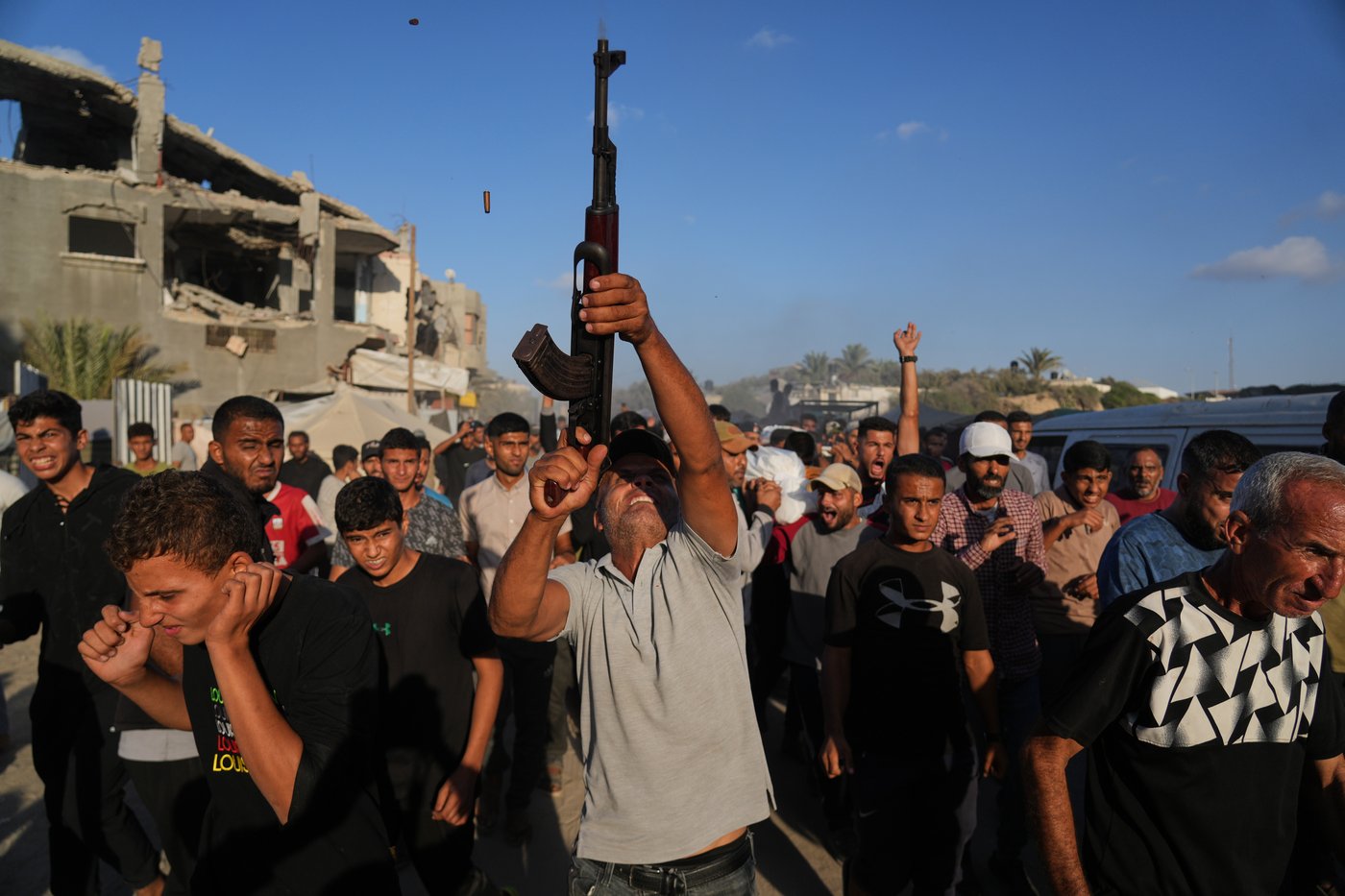 Israel resumes ceasefire in Gaza and says aid deliveries will restart Monday | iNFOnews.ca