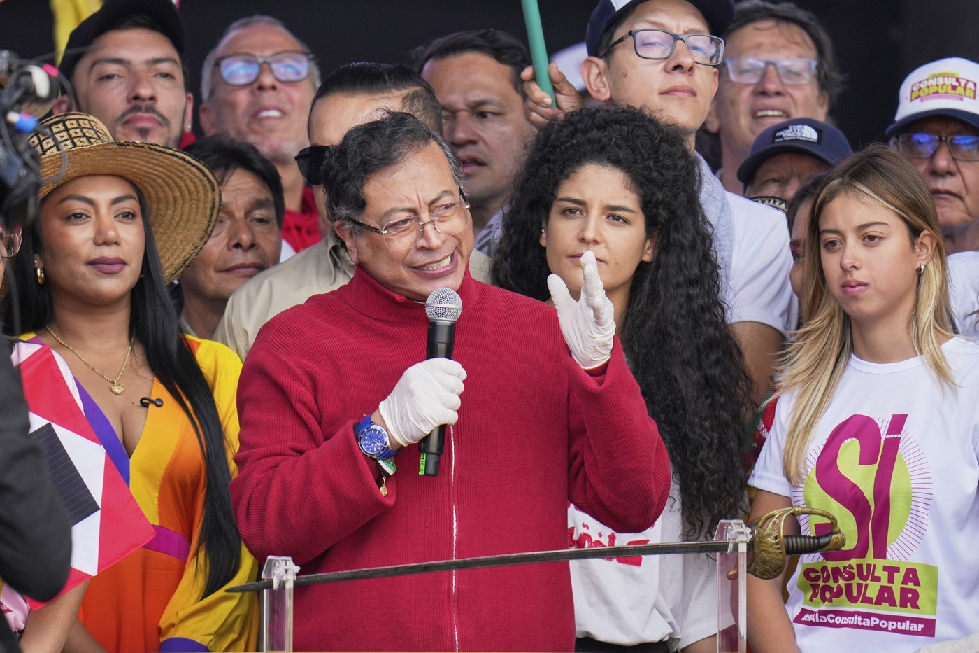 Colombia president warns of plot to remove him as former ally calls him a drug 'addict' | iNFOnews.ca