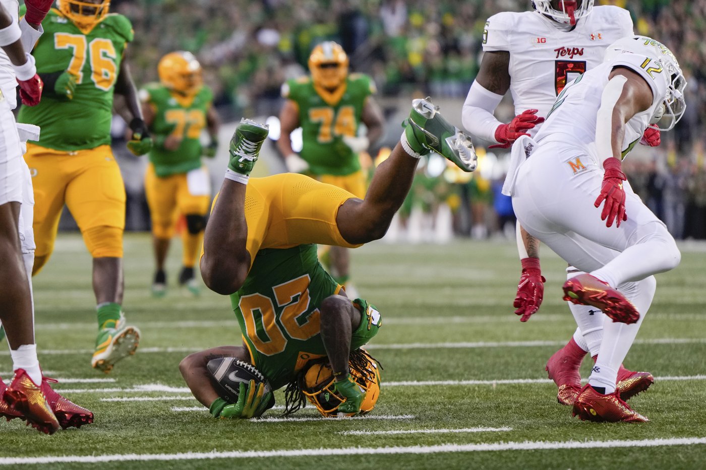 Gabriel breaks NCAA total TDs record and No. 1 Oregon downs Maryland 39-18 | iNFOnews.ca Gabriel breaks NCAA total TDs record and No. 1 Oregon downs Maryland 39-18 | iNFOnews.ca