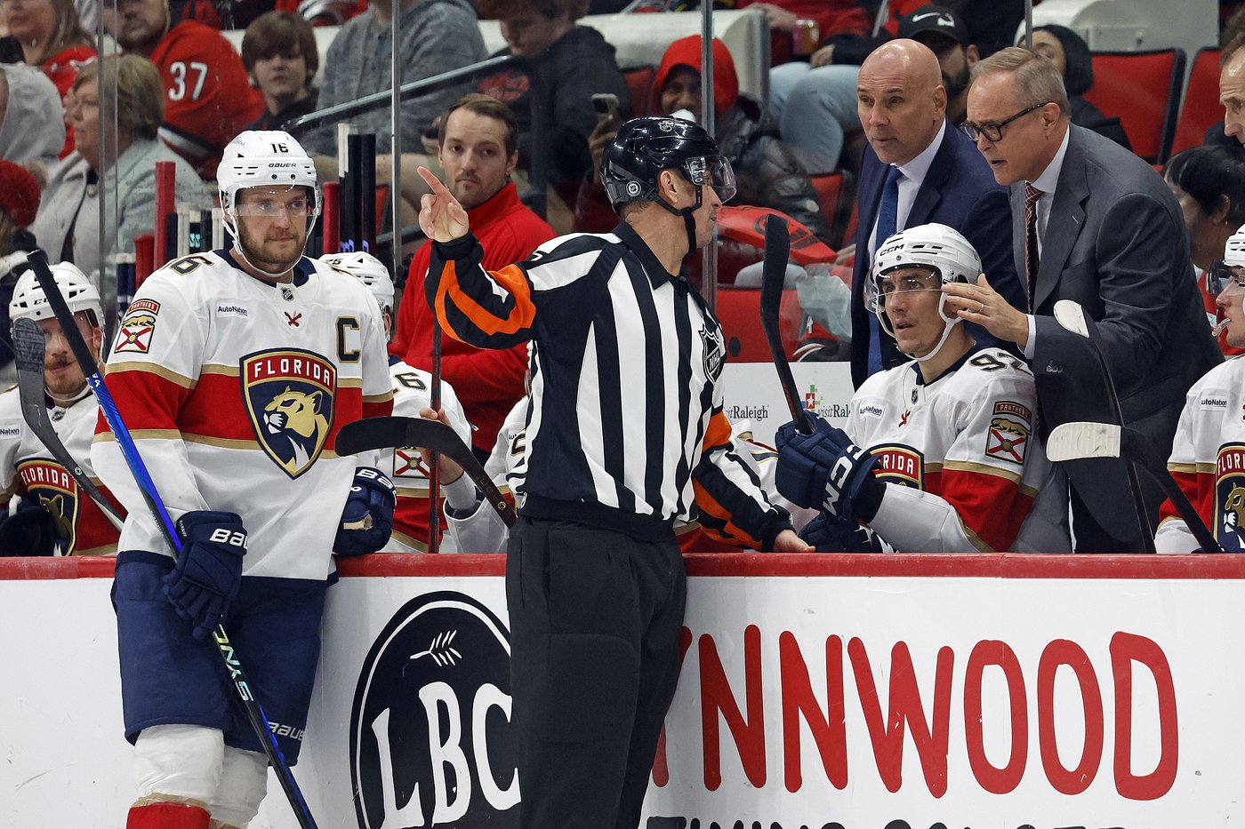 Greer, Lundell help Panthers beat back Hurricanes 6-3 | iNFOnews.ca Greer, Lundell help Panthers beat back Hurricanes 6-3 | iNFOnews.ca