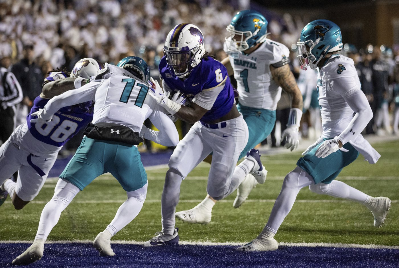 Alonza Barnett III, Lloyd Summerall III spark James Madison to 39-7 romp over Coastal Carolina | iNFOnews.ca
