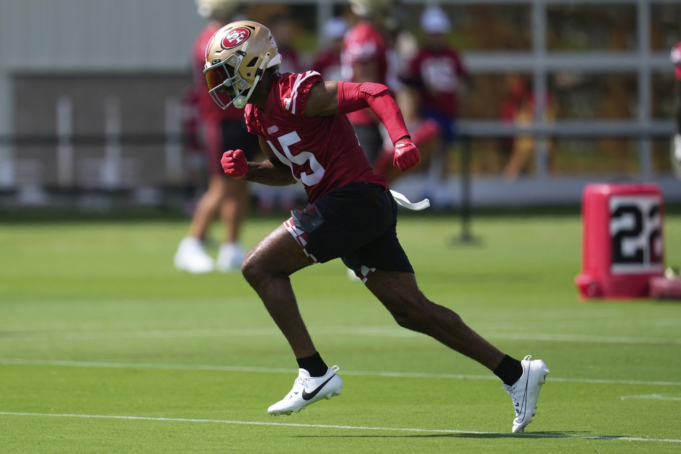 Jauan Jennings stands out at 49ers camp, but another receiver leaves with hamstring injury | iNFOnews.ca