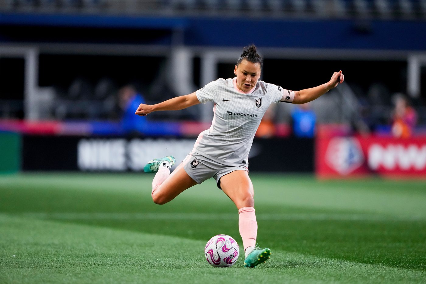 Angel City defender Ali Riley to retire from the NWSL after this season | iNFOnews.ca Angel City defender Ali Riley to retire from the NWSL after this season | iNFOnews.ca