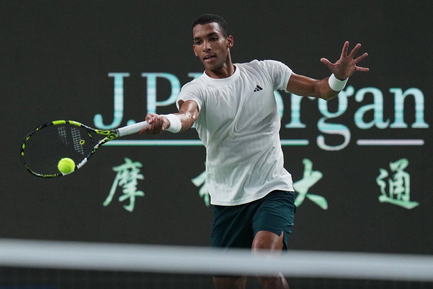 Canada's Auger-Aliassime powers past Musetti to reach Shanghai Masters quarterfinals | iNFOnews.ca