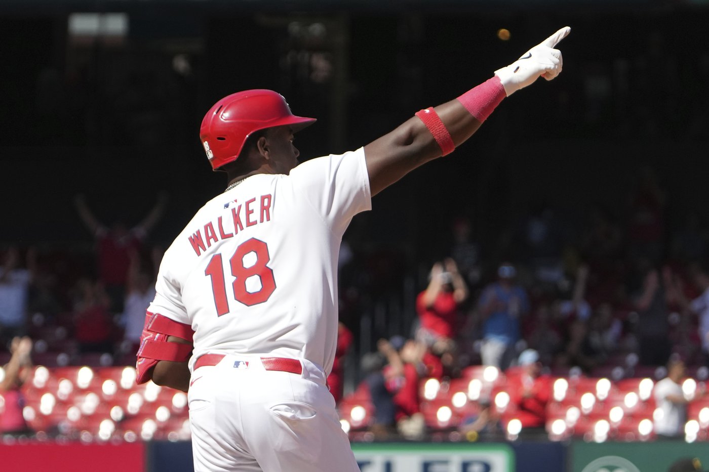 Jordan Walker homers in 3-run 7th inning to help Cardinals beat Pirates 4-1 | iNFOnews.ca