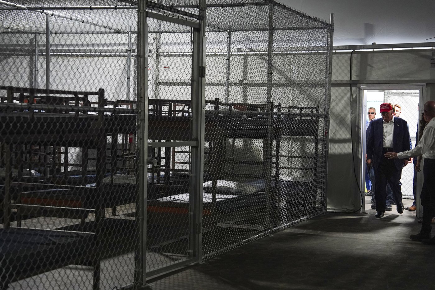 Trump toured Florida's immigration detention center in the Everglades. Here's what to know | iNFOnews.ca Trump toured Florida's immigration detention center in the Everglades. Here's what to know | iNFOnews.ca