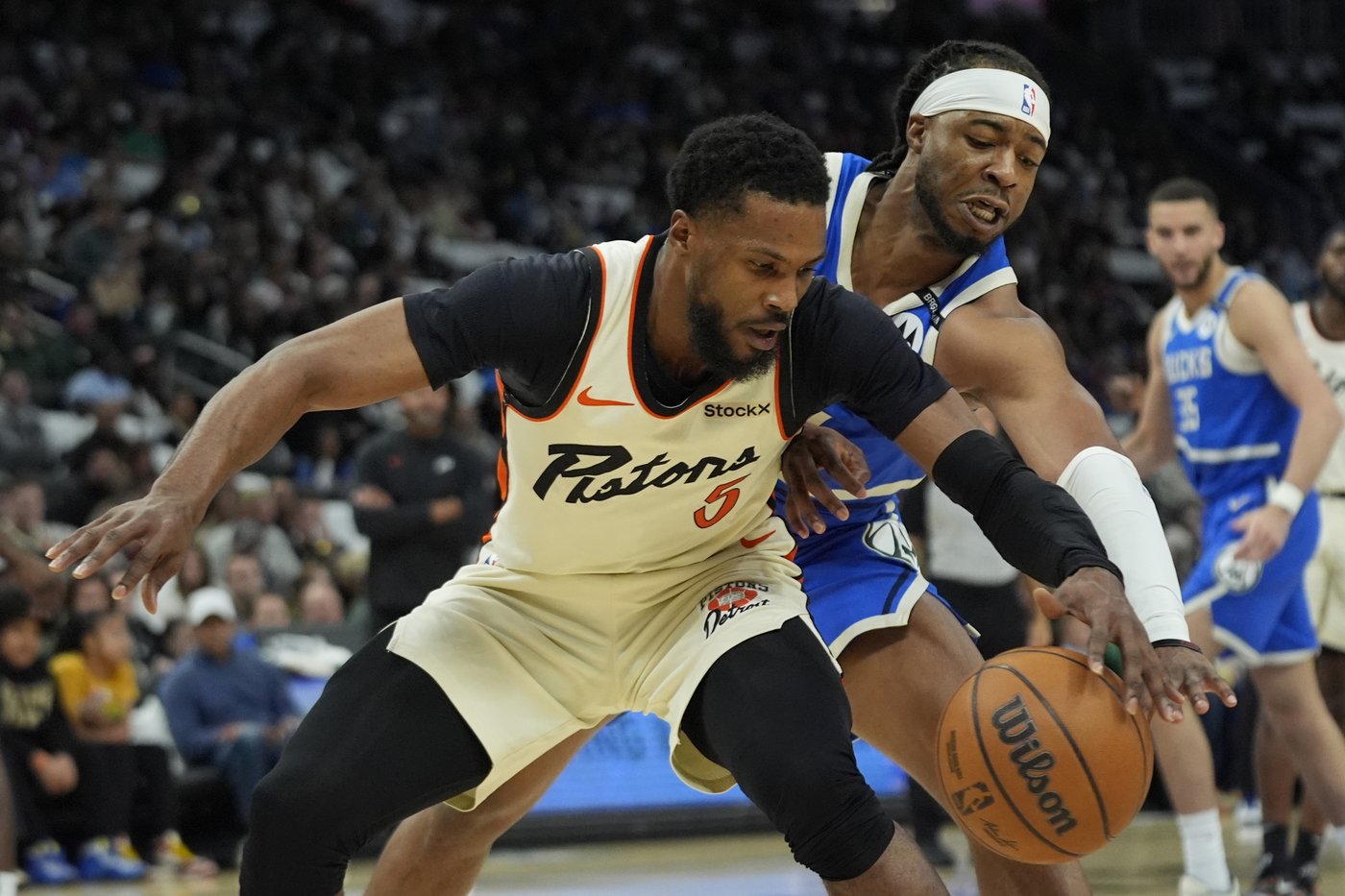 Connaughton has career-high 43 points as Bucks beat Pistons 140-133 in OT to close regular season | iNFOnews.ca Connaughton has career-high 43 points as Bucks beat Pistons 140-133 in OT to close regular season | iNFOnews.ca