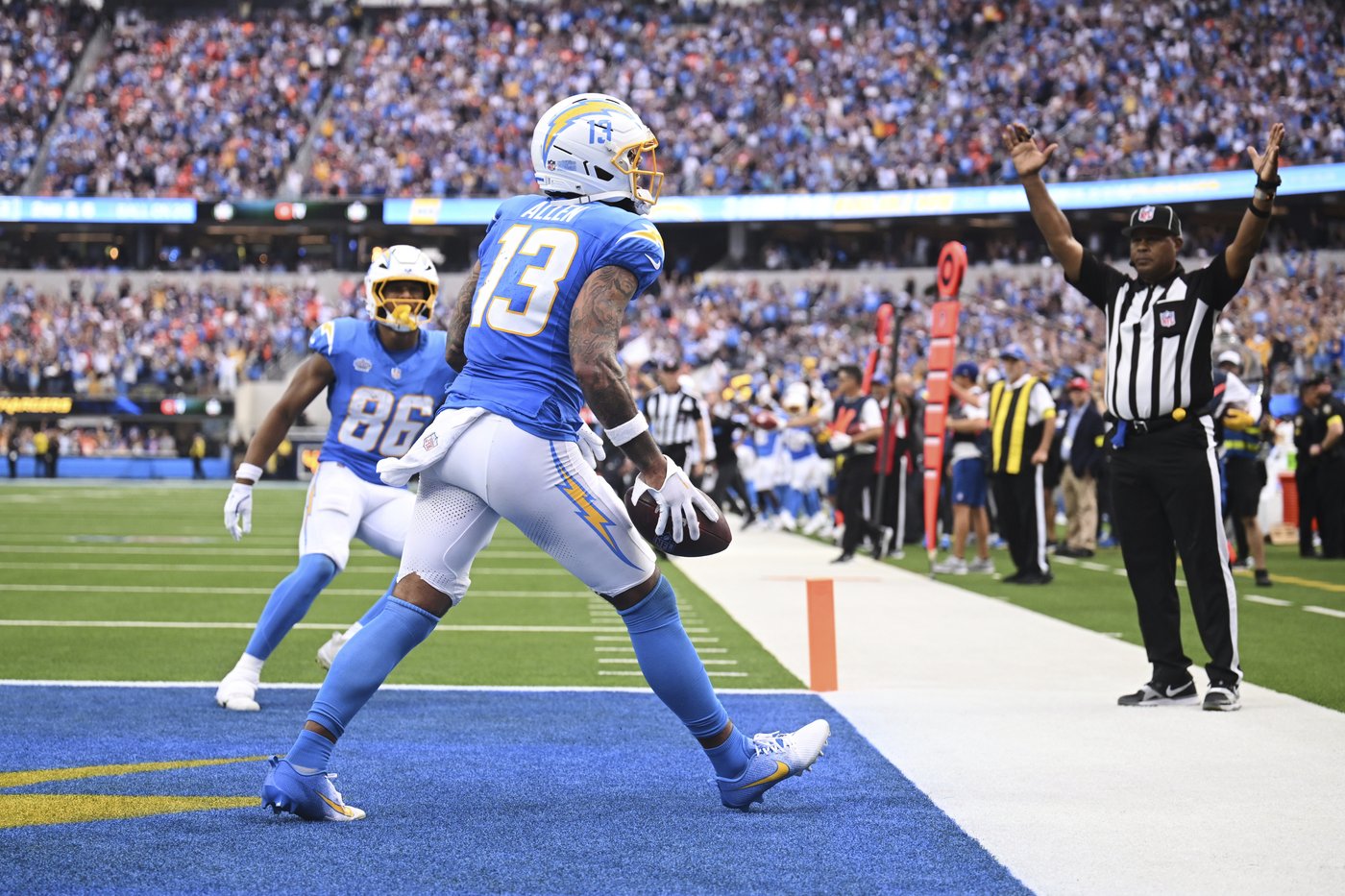 Justin Herbert rallies Chargers for 23-20 win over Broncos and 3-0 start | iNFOnews.ca Justin Herbert rallies Chargers for 23-20 win over Broncos and 3-0 start | iNFOnews.ca