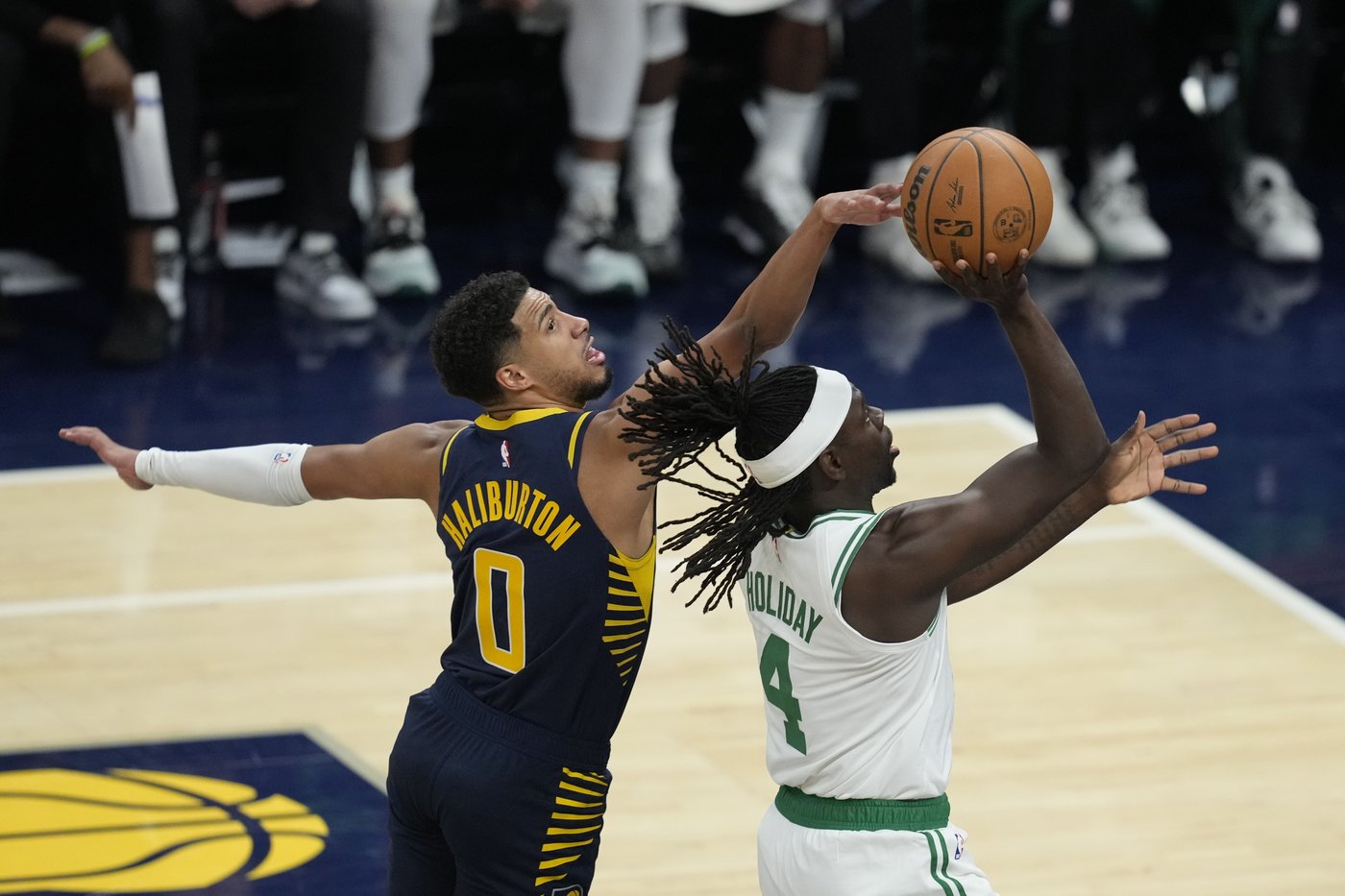 Pascal Siakam scores 29 points and makes tiebreaking 3 to send Pacers past Celtics 135-132 in OT | iNFOnews.ca