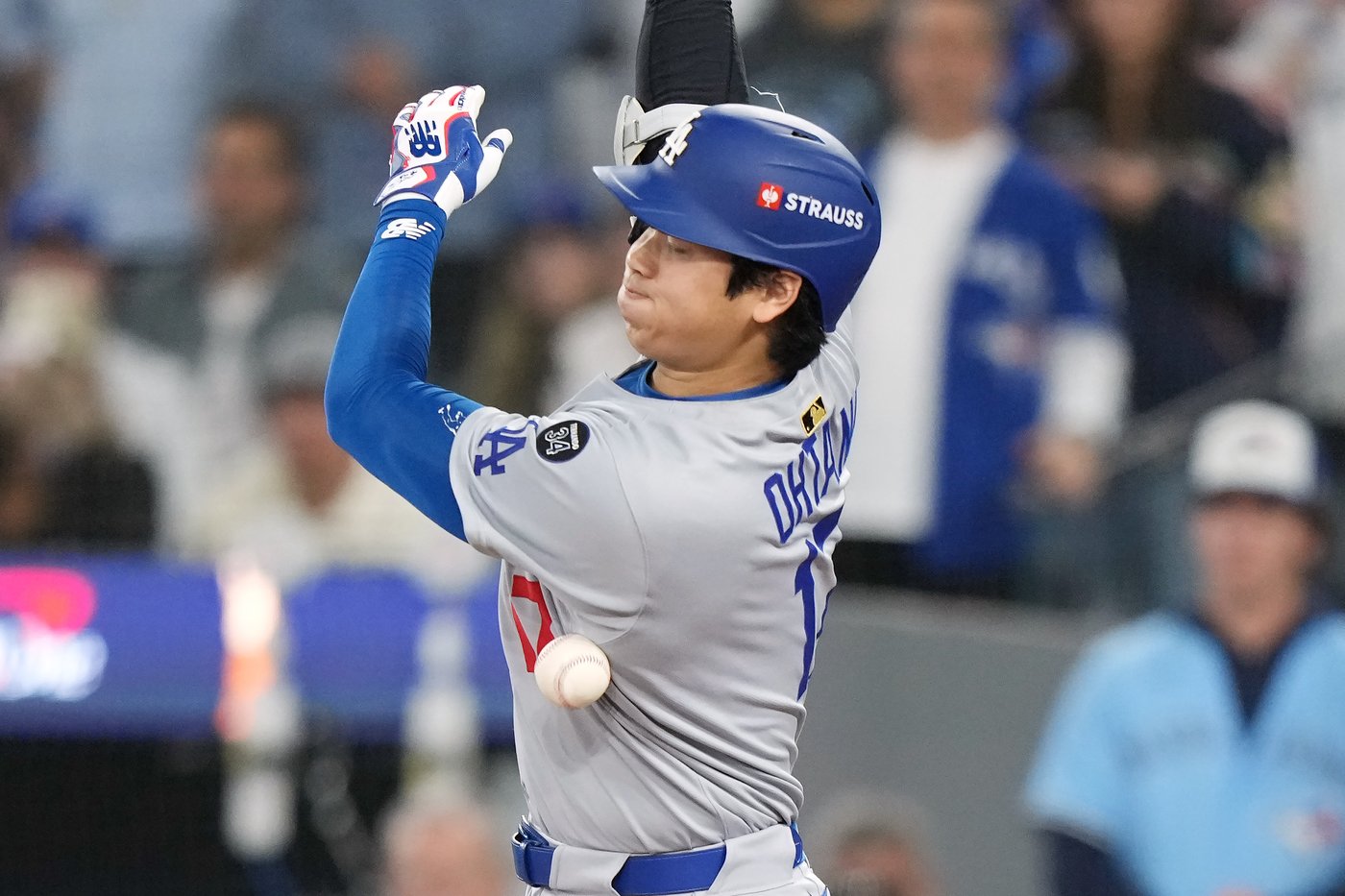 Photo Gallery: Dodgers beat Jays 3-1 to force Game 7 | iNFOnews.ca