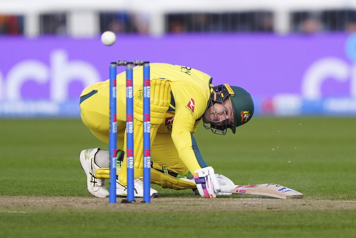 Brook hits century as England keeps ODI series alive by ending Australia's 14-match winning run | iNFOnews.ca Brook hits century as England keeps ODI series alive by ending Australia's 14-match winning run | iNFOnews.ca