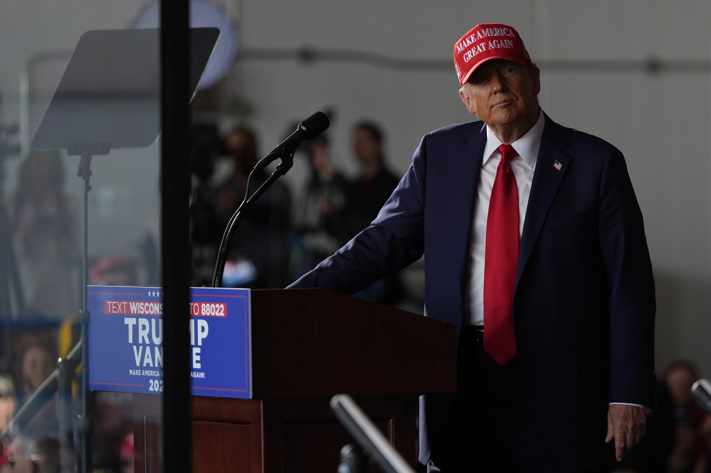 How important is Wisconsin? Trump's now visited 4 times in 8 days | iNFOnews.ca