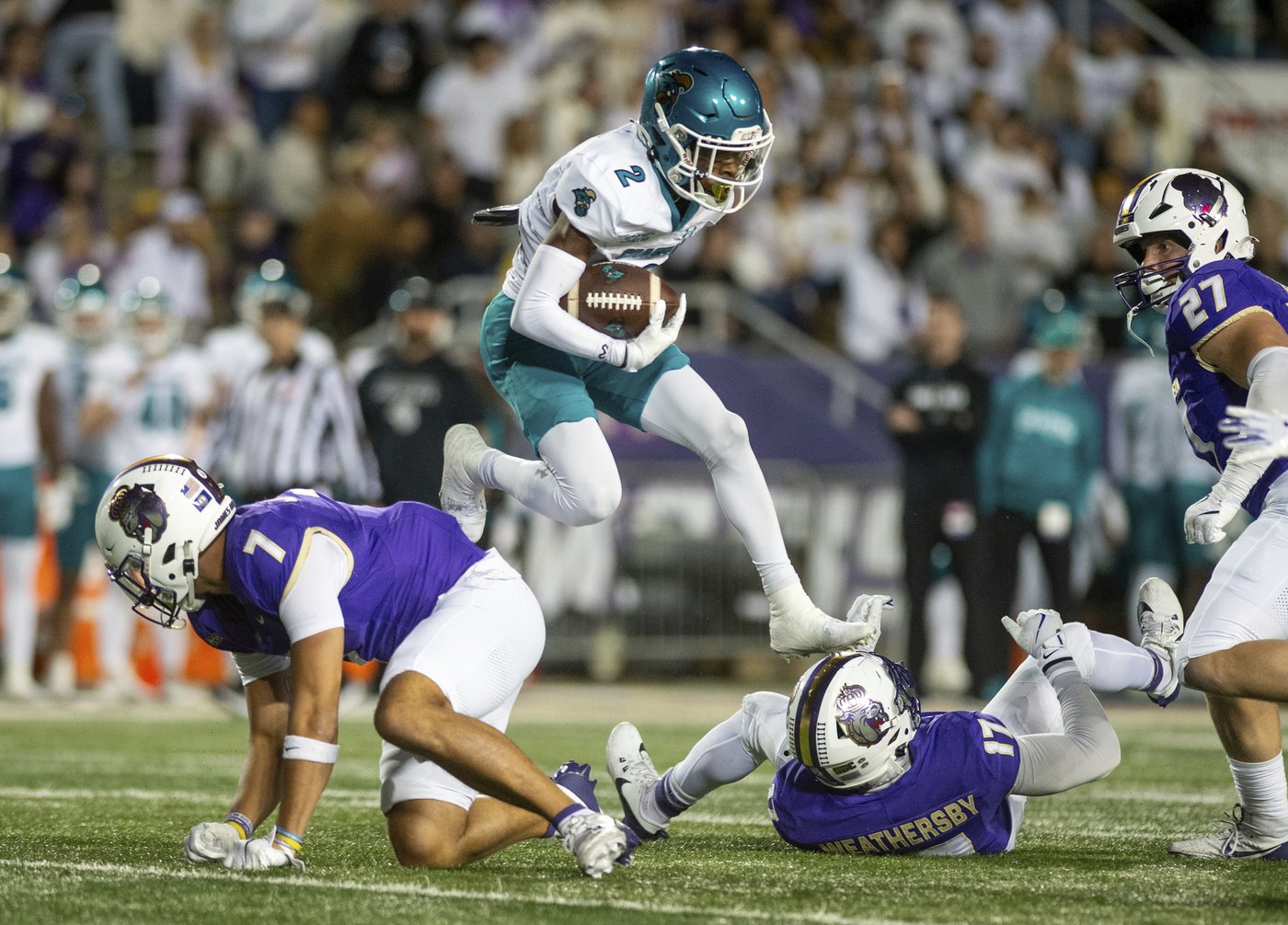 Alonza Barnett III, Lloyd Summerall III spark James Madison to 39-7 romp over Coastal Carolina | iNFOnews.ca