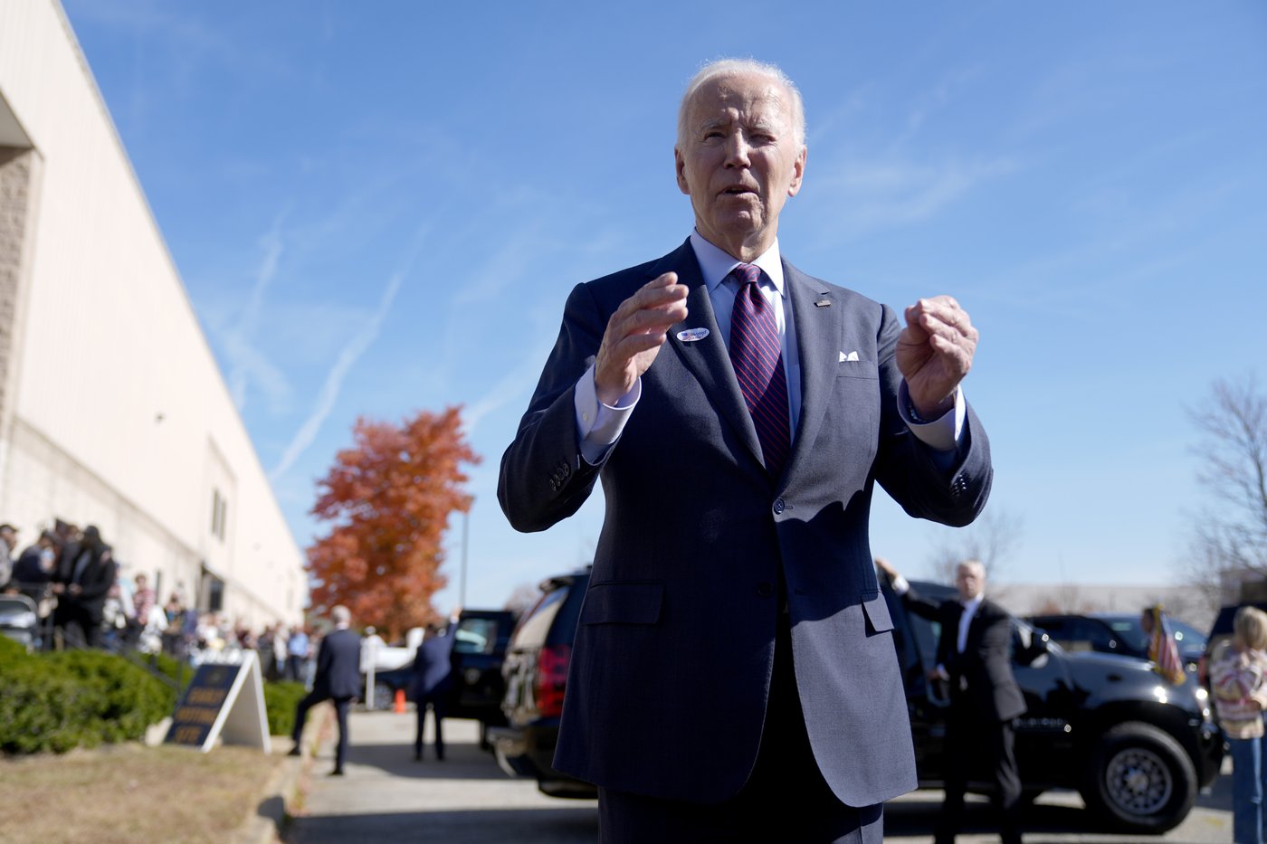 Biden casts 2024 election ballot near his Delaware home, waiting in line with other voters | iNFOnews.ca