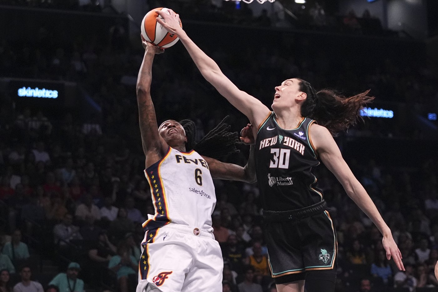 Breanna Stewart recovering from bone bruise in knee targets return by end of the month | iNFOnews.ca Breanna Stewart recovering from bone bruise in knee targets return by end of the month | iNFOnews.ca