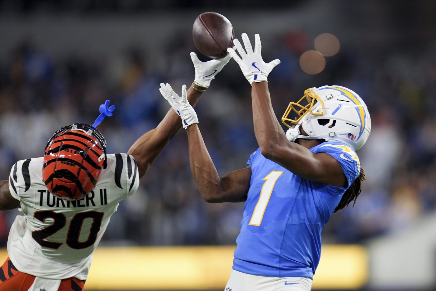 Chargers beat Bengals 34-27 on Dobbins' late TD after squandering 21-point lead | iNFOnews.ca
