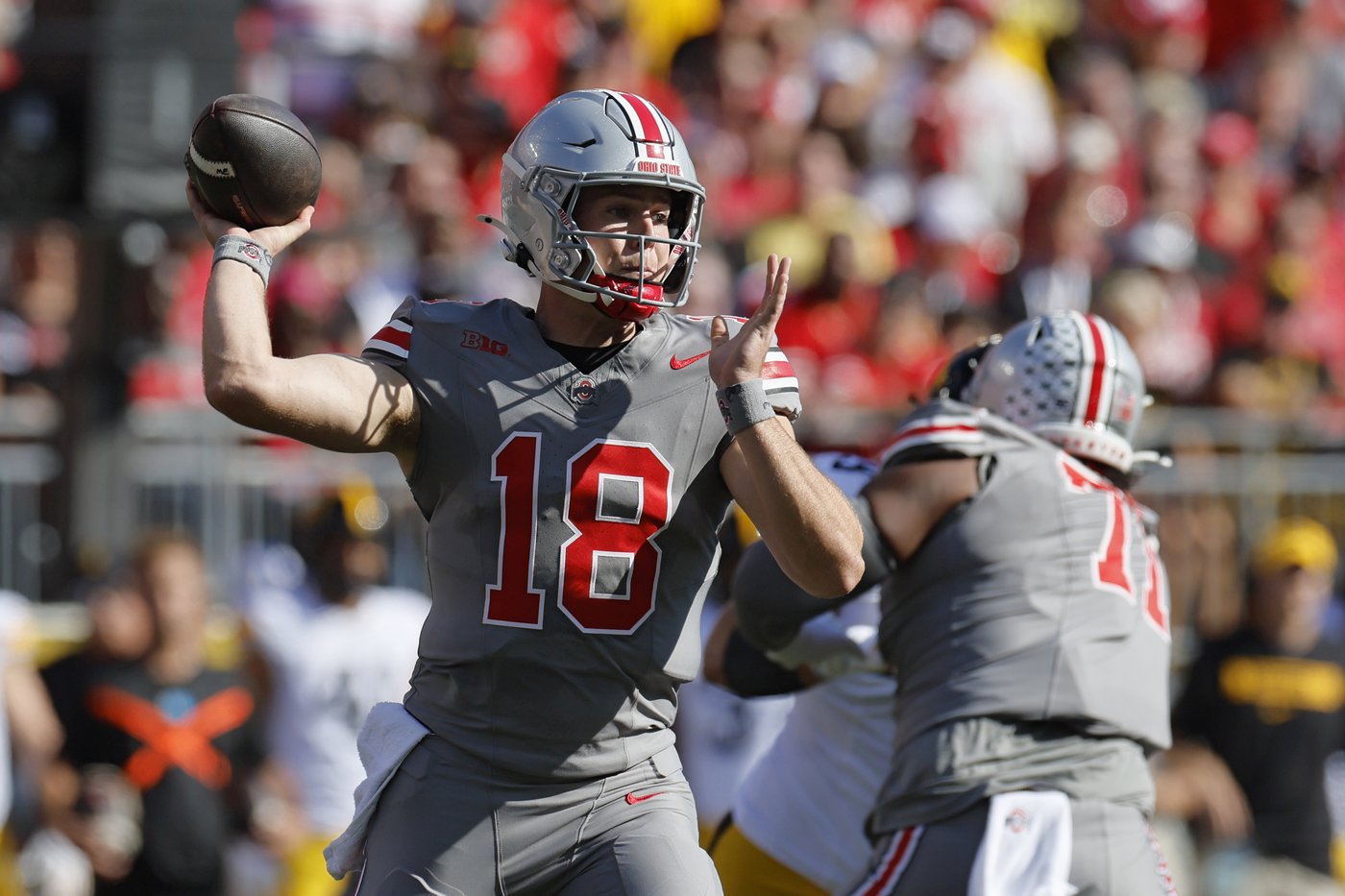Showdown set for Saturday between No. 2 Ohio State and No. 3 Oregon | iNFOnews.ca
