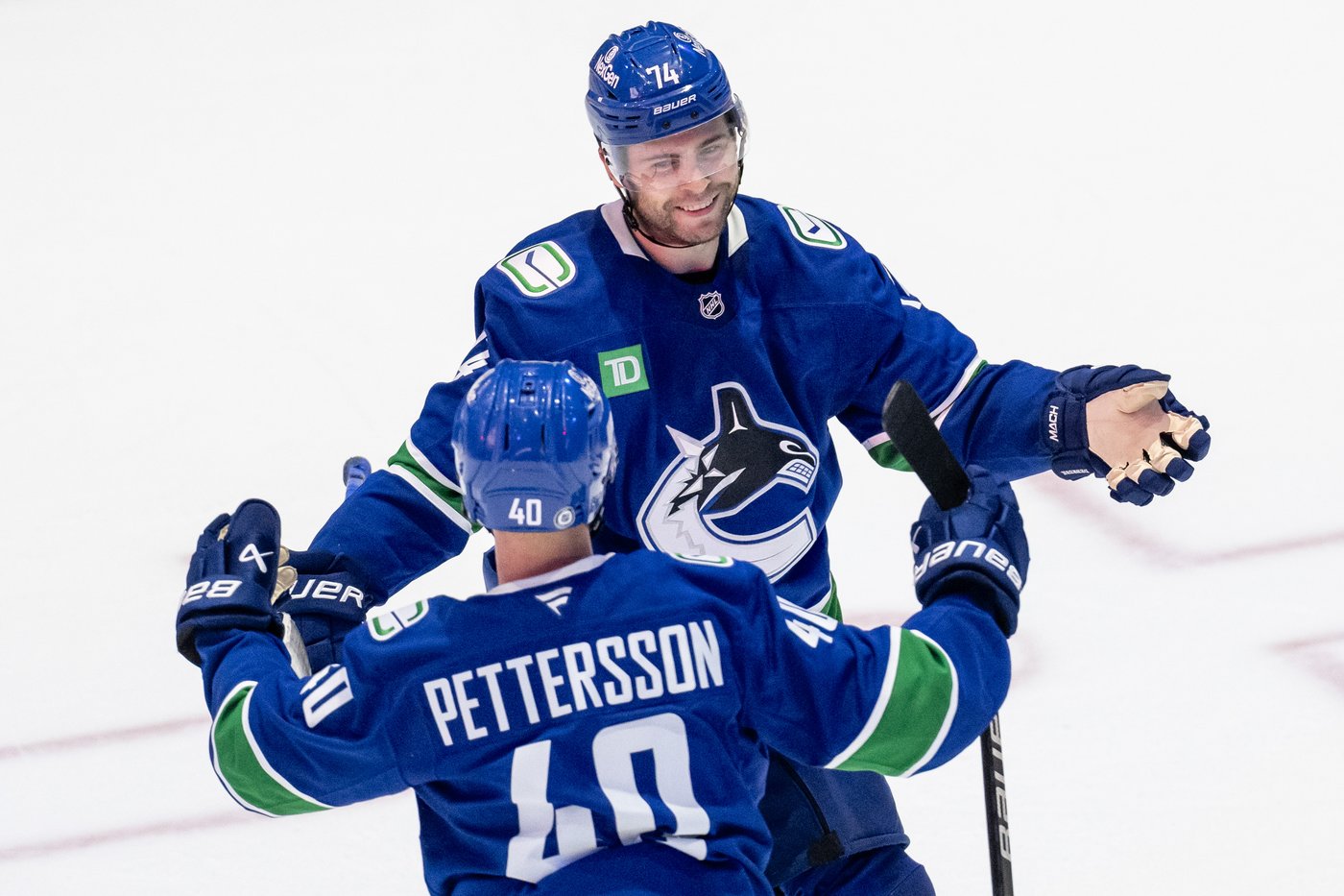 DeBrusk scores second goal in overtime to give Canucks pre-season win over Flames | iNFOnews.ca