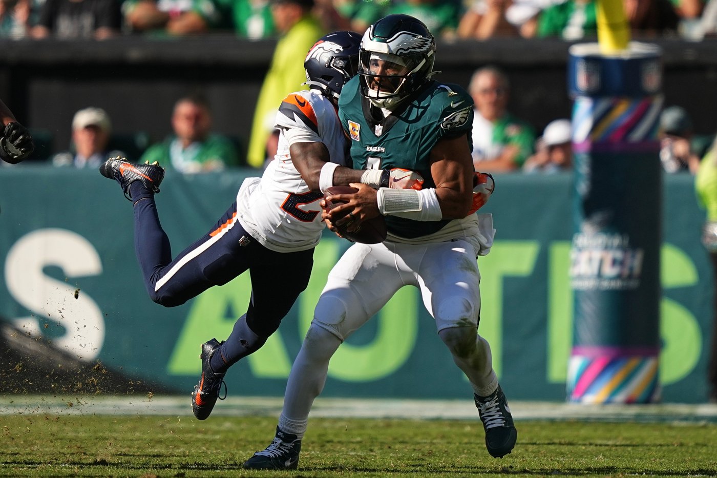 Eagles' offensive woes continue as Broncos hand Super Bowl champs their first loss | iNFOnews.ca