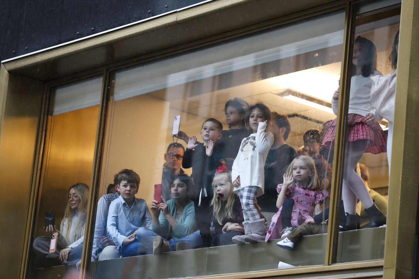 Macy’s Thanksgiving Day Parade: Big balloons, wet weather and 21 protesters arrested | iNFOnews.ca