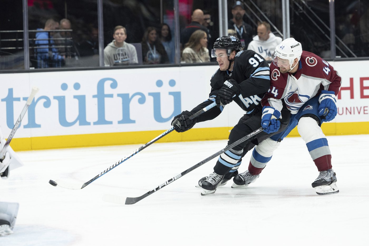 Justus Annunen leads Avalanche to fourth straight win with 5-1 rout of Utah | iNFOnews.ca