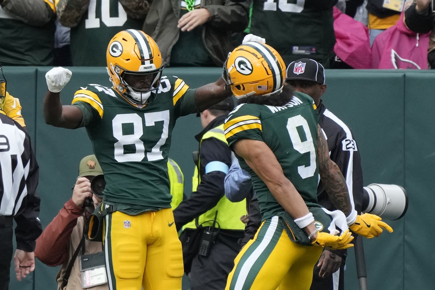 Doubs catches 2 TD passes in his return from a suspension to help Packers rout Cardinals 34-13 | iNFOnews.ca Doubs catches 2 TD passes in his return from a suspension to help Packers rout Cardinals 34-13 | iNFOnews.ca