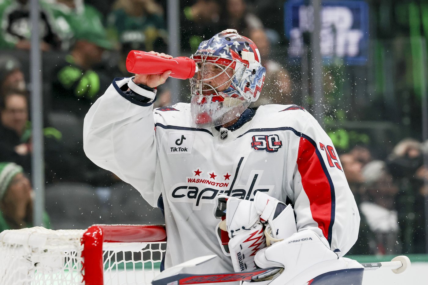 Roope Hintz scores 2, Jake Oettinger has 25 saves as Stars beat surging Capitals 3-1 | iNFOnews.ca