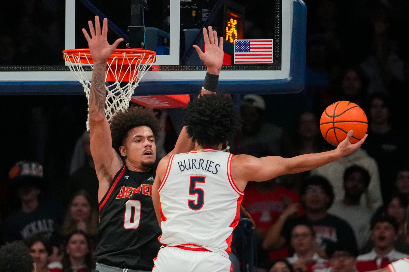 No. 2 Arizona freshmen dominate Denver with career-high performances | iNFOnews.ca