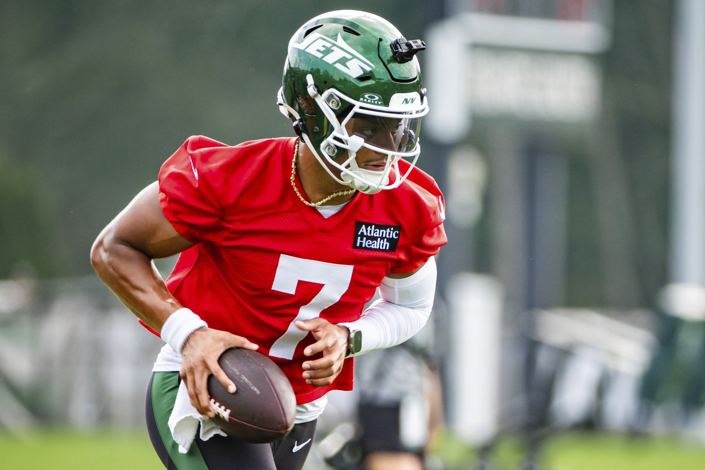 Justin Fields participates in 7-on-7 drills at Jets practice, 2 days after dislocating toe | iNFOnews.ca Justin Fields participates in 7-on-7 drills at Jets practice, 2 days after dislocating toe | iNFOnews.ca